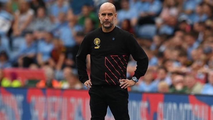 Guardiola en dirección de City.