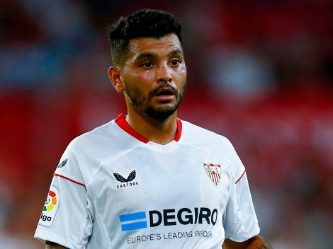 Sevilla ficha un compañero cinco estrellas para Tecatito Corona