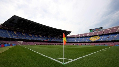 El Camp Nou se prepara para el duelo de hoy