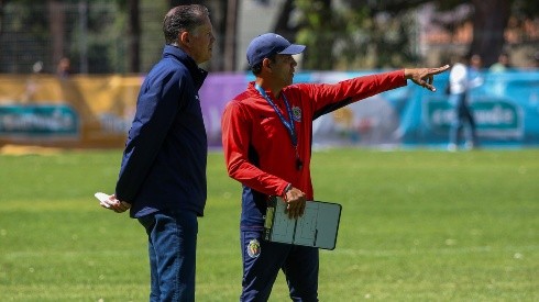 Ricardo Cadena pudiera marcharse de Chivas junto con Ricardo Peláez