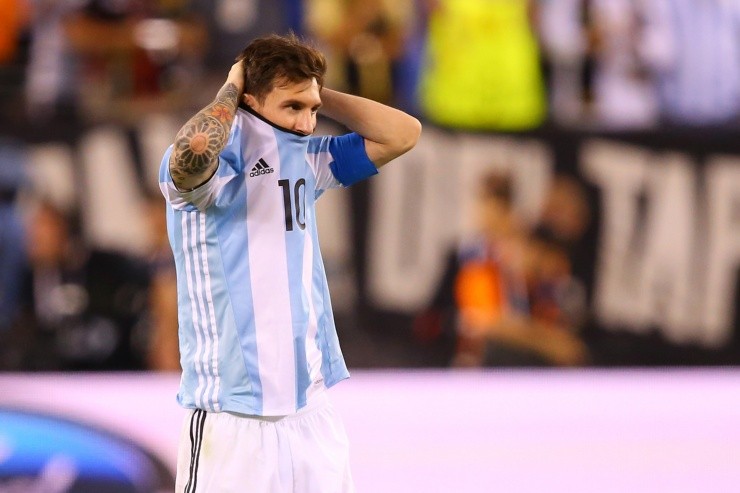 Tras caer ante Chile, Leo anunció su retiro de la Selección (Getty)