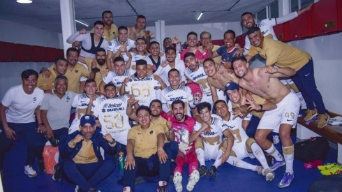 El equipo de Pumas Tabasco luego del triunfo.