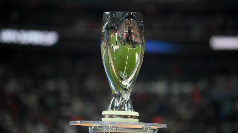 El trofeo de la Supercopa de Europa