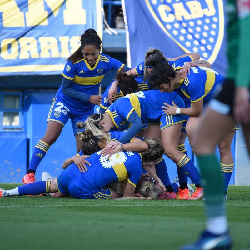 UAI Urquiza le ganó a Huracán y volvió a la punta del Femenino de Primera -  El Argentino Diario