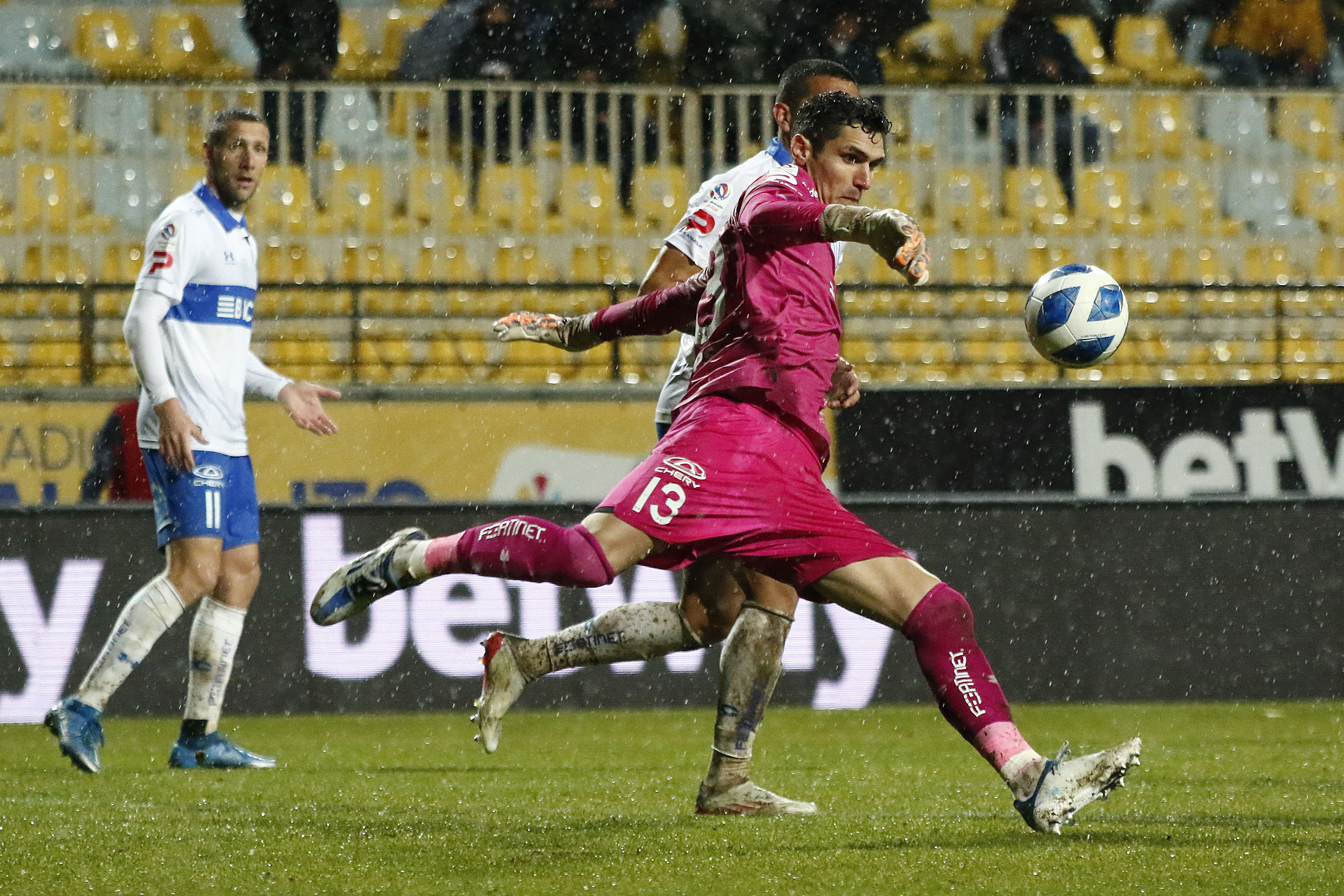 DIturo podría tener sus últimas horas en la UC | Foto: Agencia Uno 
