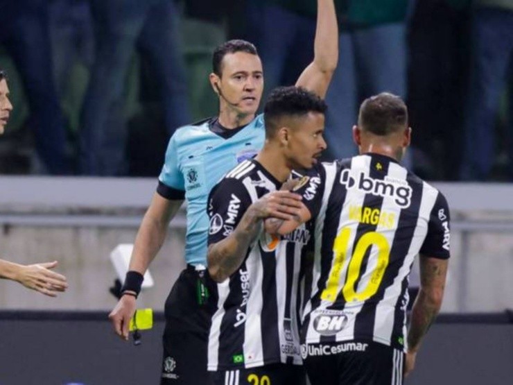 Eduardo Vargas la pasa mal en Brasil | Foto: Archivo 