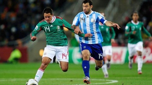 Javier contra Javier. Hernández ante Mascherano en el Mundial Sudáfrica 2010.