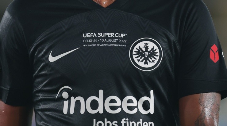 Eintracht Frankfurt crest. (Alex Grimm/Getty Images)