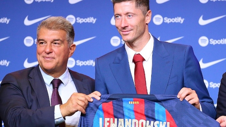 Joan Laporta y Robert Lewandowski en Barcelona.