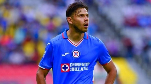Ángel Romero todavía no ha renovado con Cruz Azul.