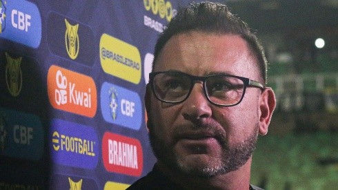 "O Flamengo está jogando..."; Turco Mohamed 'culpa' Paulo Sousa e se rende a Dorival Júnior