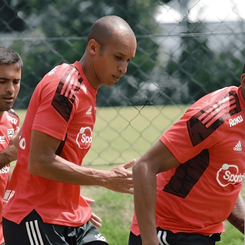 Reinaldo e Miranda são ‘prioridades’ e medalhão de 350k/mês vira assunto no SPFC