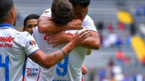 Giménez y Charly celebrando su último gol en conjunto.
