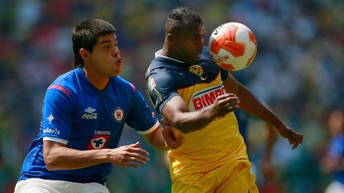 Néstor Araujo con Cruz Azul y contra el América en el torneo Clausura 2012.