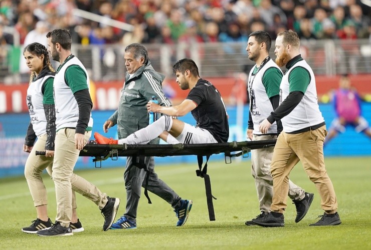 Araujo se lesionó en amistoso previo ante Paraguay. Créditos: Getty Images