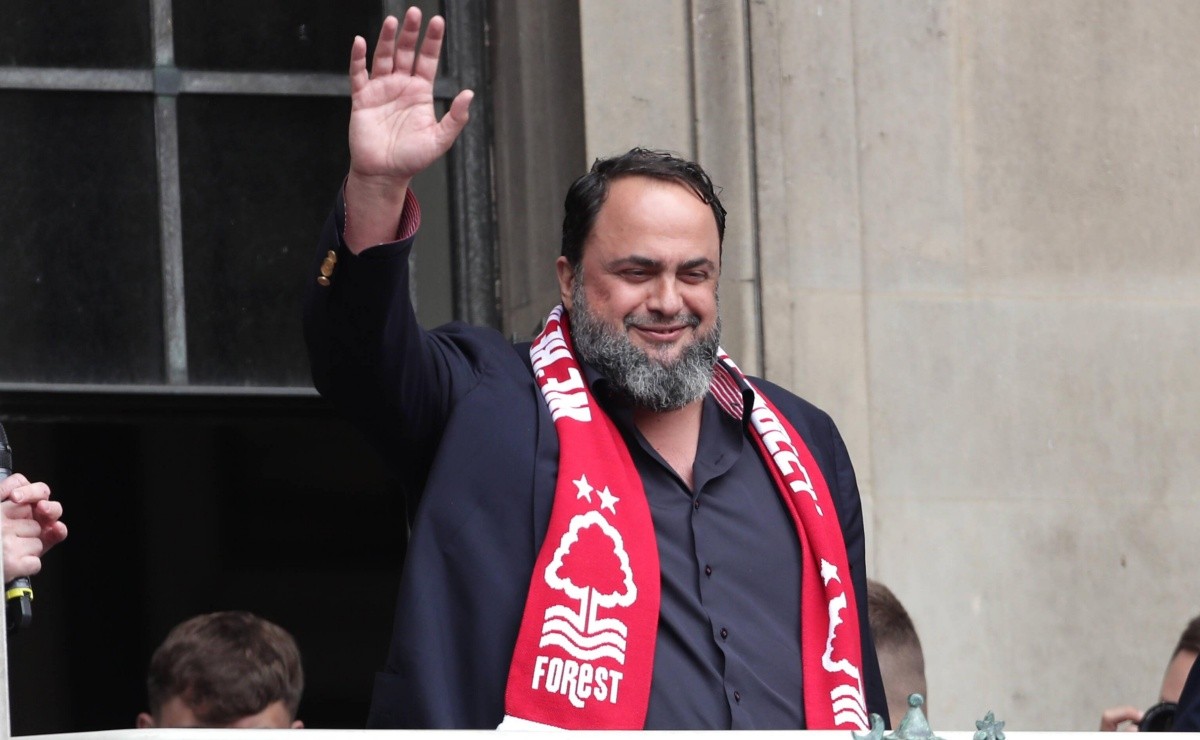 Nottingham Forest: quién es Evangelos Marinakis, el dueño del club recién  ascendido que más dinero gastó en fichajes en Europa