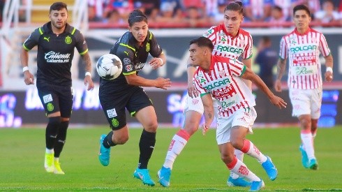 Chivas goleó 4-0 a Necaxa