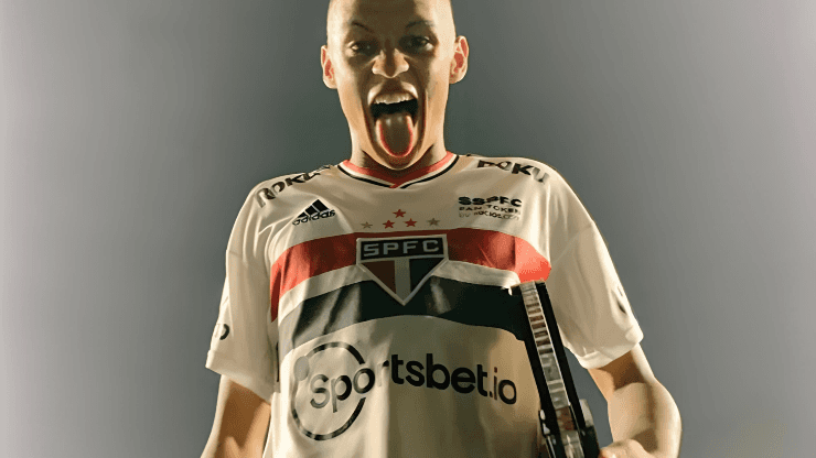 Caio renovou seu contrato com o São Paulo até 2025 (Foto: Rubens Chiri/São Paulo FC)