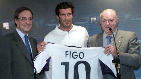 Real Madrid fichó a Figo en el mercado de pases del 2000.