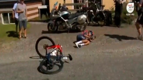 Egan Bernal sufrió una caída en la Etapa 4 del Tour de Dinamarca.