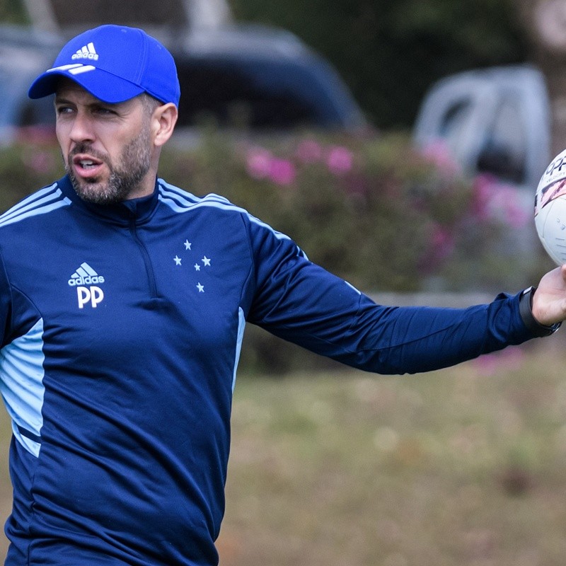 "Confiamos em tu..."; Cruzeiro tem decisão contra o Grêmio e Pezzolano empolga a torcida em discurso