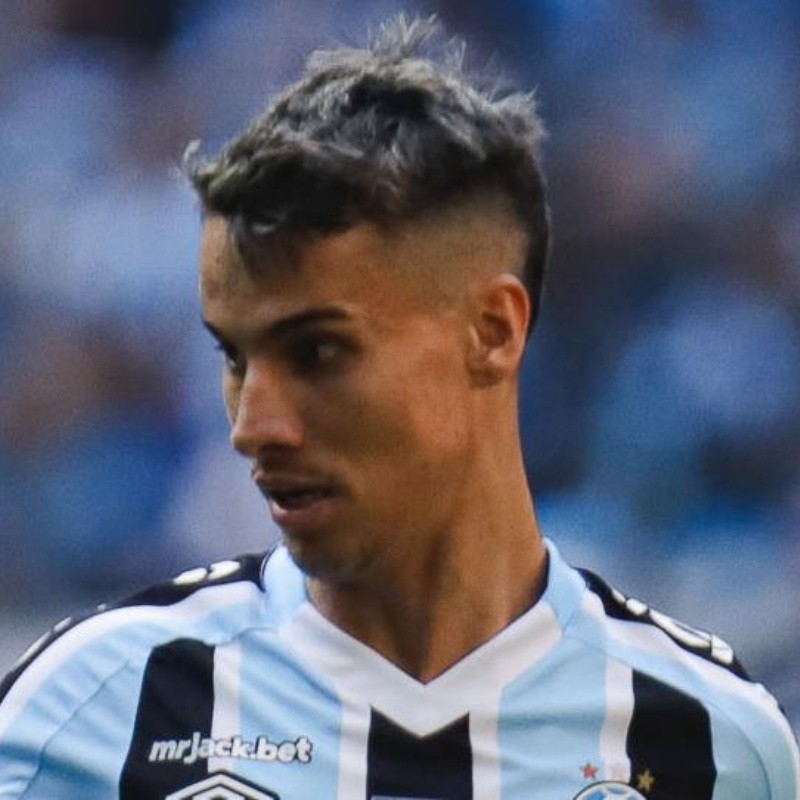 Roger Machado define possível ‘substituto’ de Ferreirinha no ataque do Grêmio