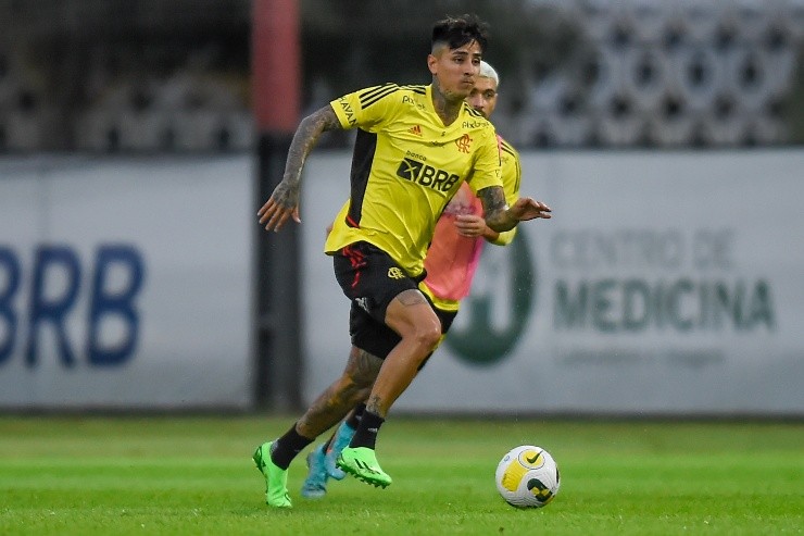 El volante nacional deberá seguir esperando por su debut | Foto: Flamengo Flickr