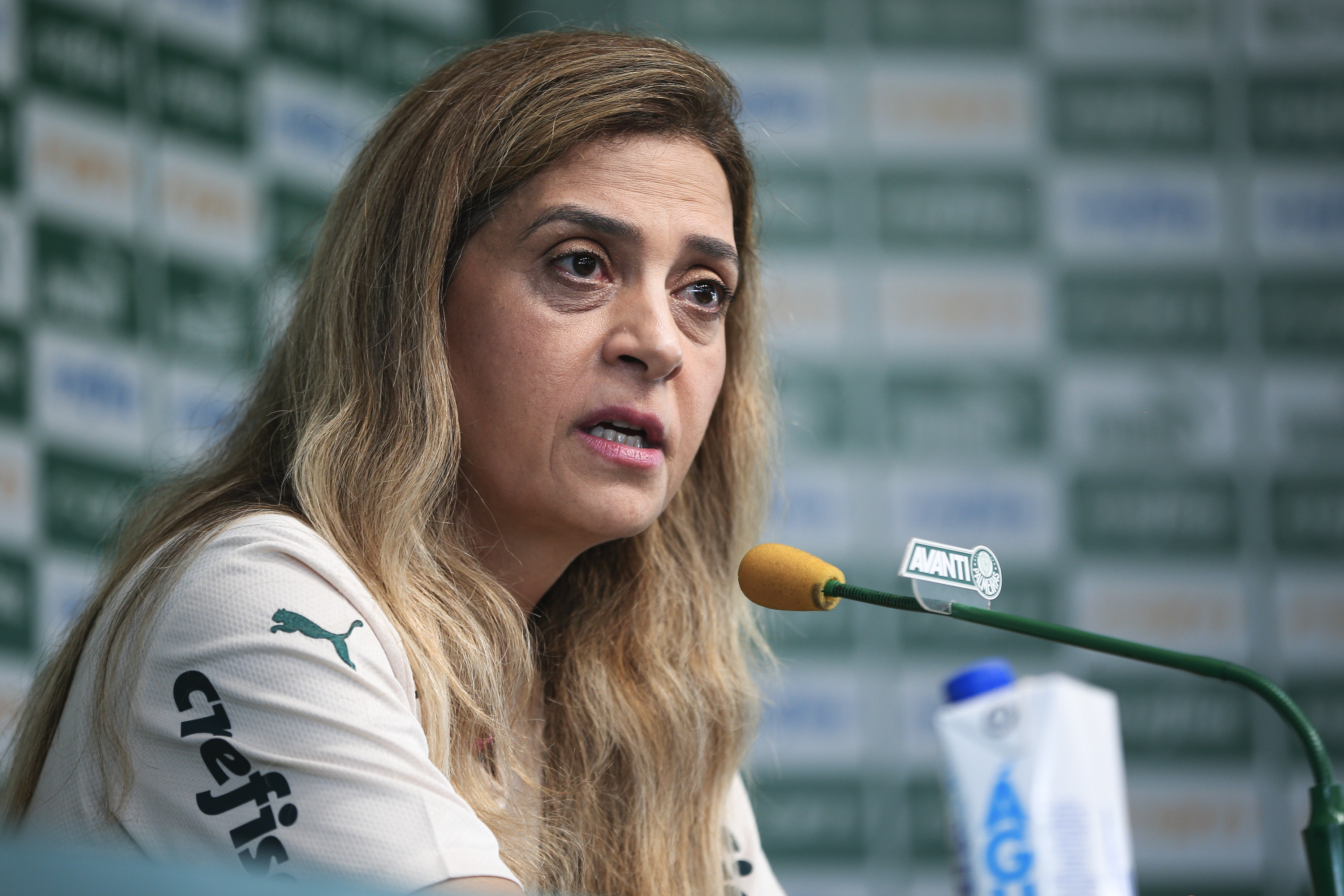 Leila não escapa e é cobrada por 'mixaria' para titular de Abel no Palmeiras