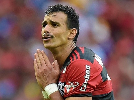 "Derrubou o árbitro"; Henrique Dourado 'se ferra' na China e situação bomba no Flamengo