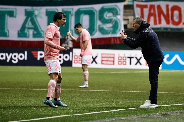 Ariel Holan Universidad Católica