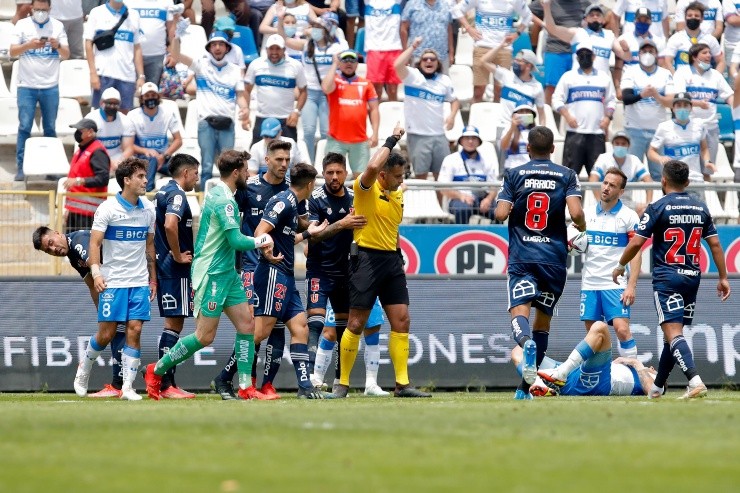 Julio Bascuñán y su último Clásico Universitario | Foto: Agencia Uno Julio Bascuñán y su último Clásico Universitario | Foto: Agencia Uno