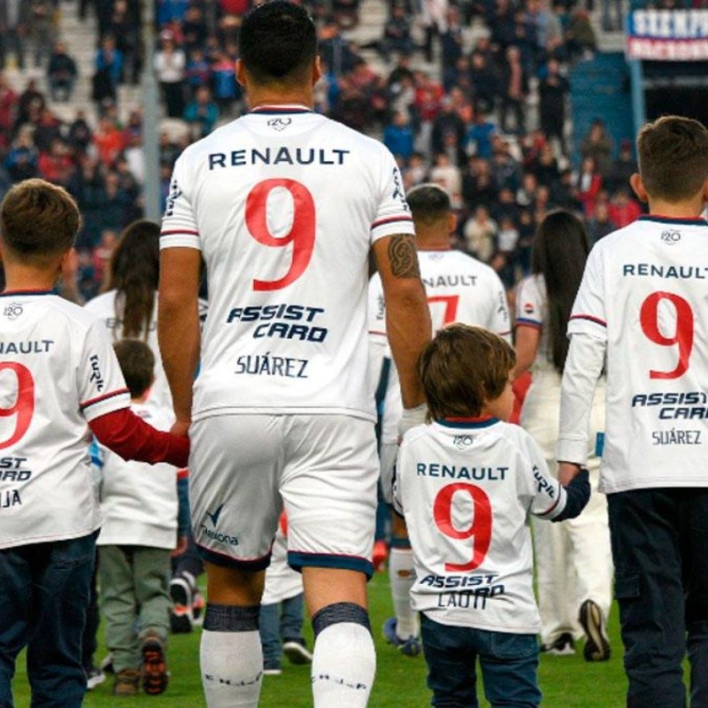 El Bolso presentó camiseta: “Uruguay en el alma, Nacional en el corazón”