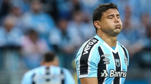 Pedro H. Tesch/AGIF - Elkeson pede desculpa após derrota do Grêmio