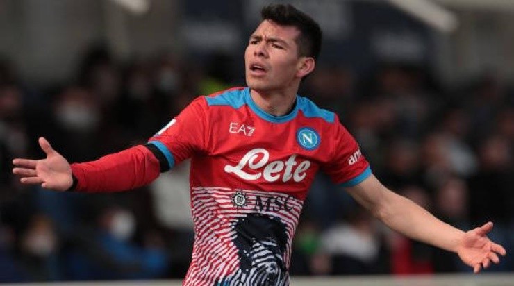 BERGAMO, ITALY - APRIL 03: Hirving Lozano of SSC Napoli gestures during the Serie A match between Atalanta BC and SSC Napoli at Gewiss Stadium on April 03, 2022 in Bergamo, Italy. (Photo by Emilio Andreoli/Getty Images)