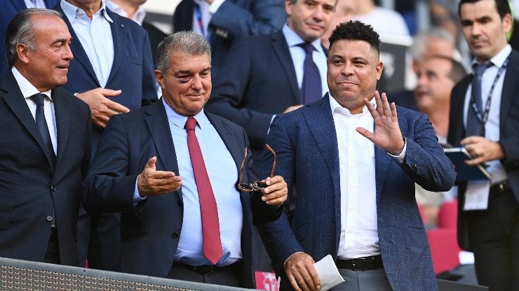 Joan Laporta junto a Ronaldo Nazário.