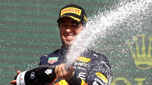 Sergio Pérez celebra un nuevo podio en Bélgica.