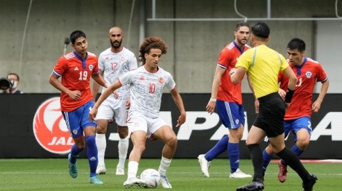 Darío Osorio -izq- debutó ya en la Roja adulta y el volante de la Universidad de Chile es carta puesta en la Roja Sub 23 de Eduardo Berizzo.