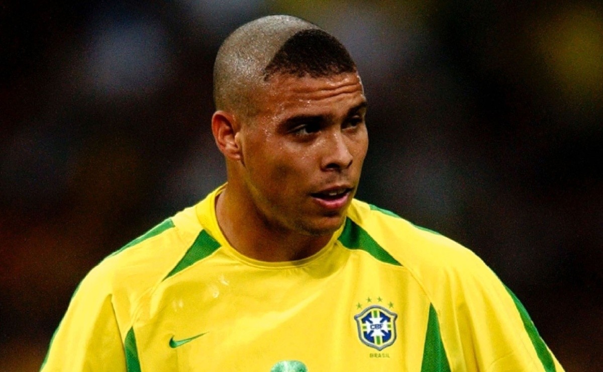 Ronaldo apologises for THAT awful haircut before his 2002 World Cup final  heroics | Daily Mail Online