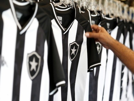 Reebok vê plano 'ruir' e Botafogo tem novo favorito a vestir camisa em 2023