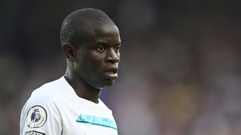 Chelsea could be thinking in a replacement for N'Golo Kante in case he leaves to Paris.