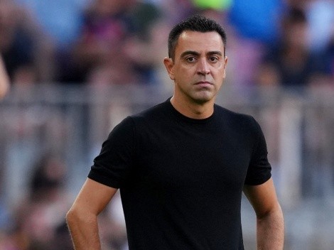 Former Barcelona player signs with a classic rival hours after leaving Xavi's side
