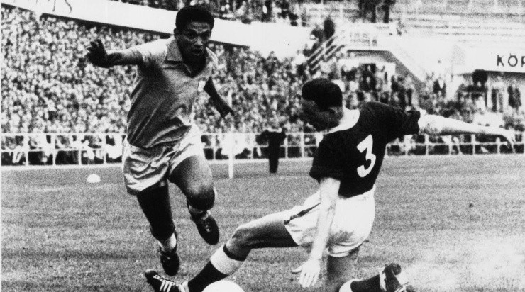 Garrincha (Photo by Central Press/Getty Images)