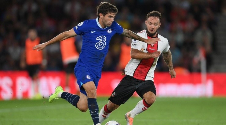 Christian Pulisic of Chelsea is challenged by Adam Armstrong of Southampton (Photo by Mike Hewitt/Getty Images)