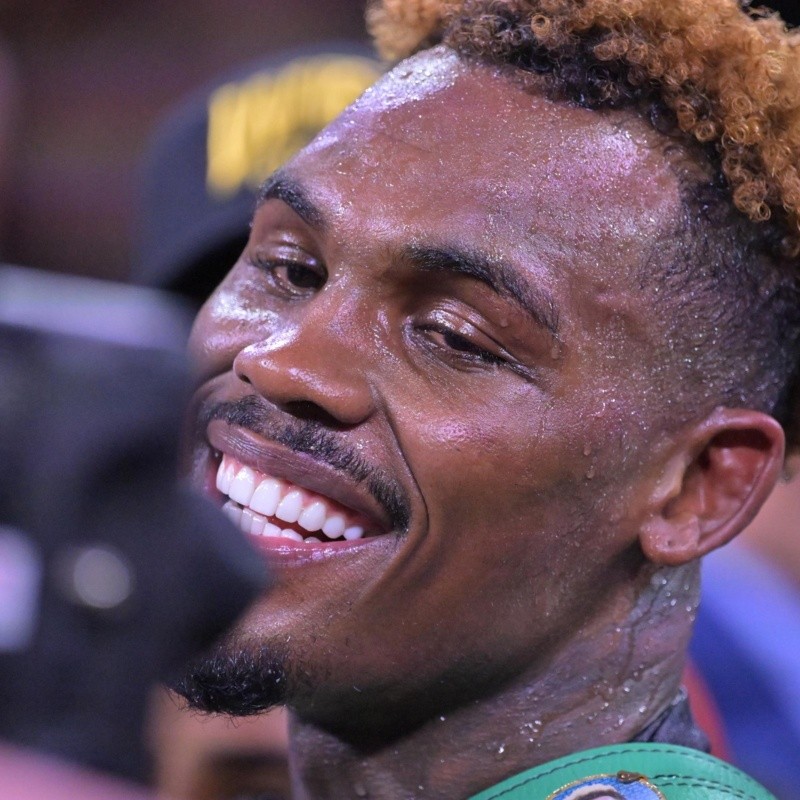 Jermell Charlo presumió un súper carro junto a todos sus cinturones