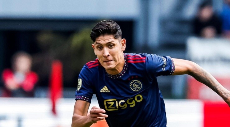 UTRECHT, NETHERLANDS - AUGUST 28: Edson Alvarez of AFC Ajax looks on during the Dutch Eredivisie match between FC Utrecht and AFC Ajax at Stadion Galgenwaard on August 28, 2022 in Utrecht, Netherlands. (Photo by Michael Bulder/NESImages/DeFodi Images via Getty Images)