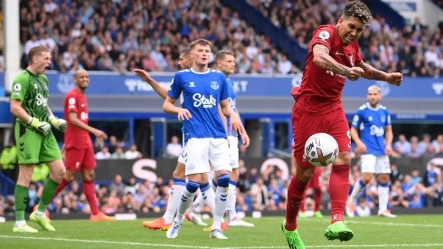 Firmino no pudo ante Pickford