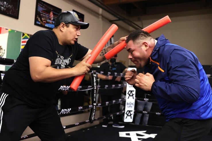 Andy Ruiz en entreno junto a Eddy Reynoso. Créditos: Getty Images