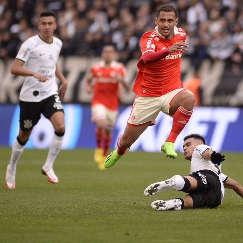 "O time foi..."; Alan Patrick 'é sincero' após empate do Internacional contra o Corinthians