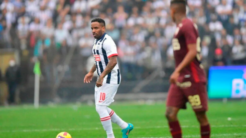 Jefferson Farfán reapareció con Alianza Lima en el último clásico del fútbol peruano ante Universitario. Foto: Liga 1