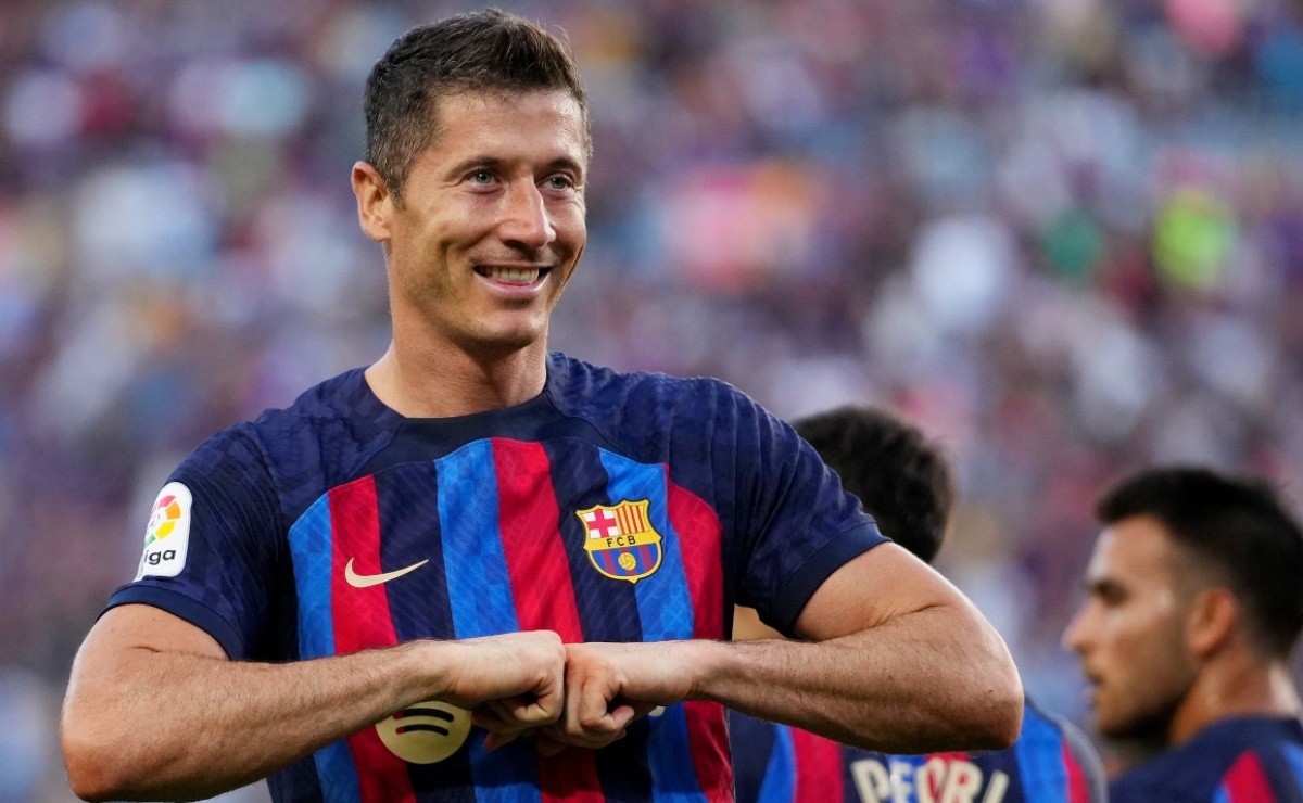 Barcelona Why Robert Lewandowski celebrates his goals with clenched fists